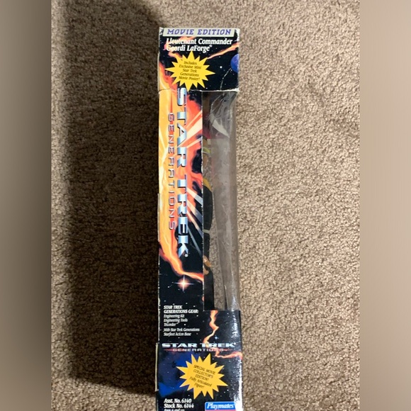 Star Trek Generations Doll - Picture 6 of 8